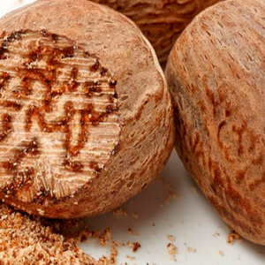 Nuez Moscada Entera, 1 Pieza